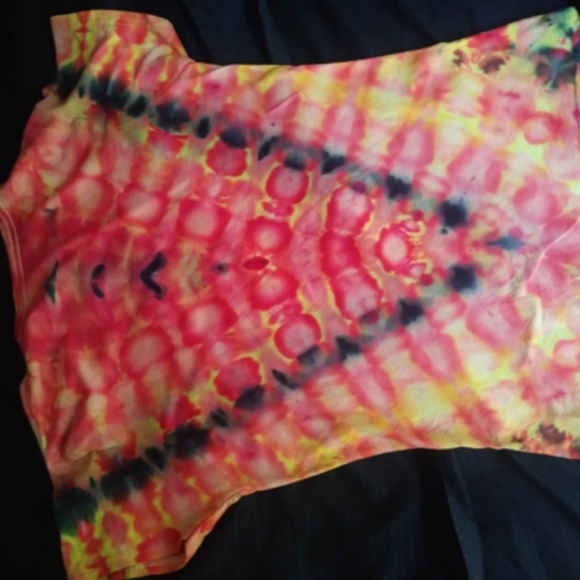 tie dye: "Lava and Fire V" - Picture 4 of 5